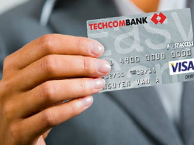 Chia sẻ cách rút tiền thẻ tín dụng Techcombank tiết kiệm và tiện lợi