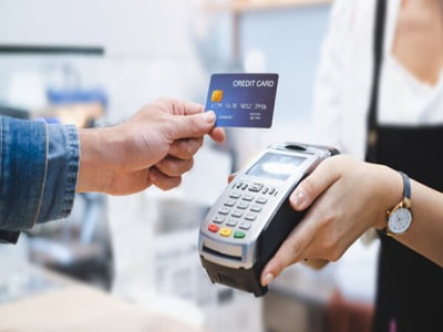 Tìm hiểu hình thức rút tiền thẻ tín dụng qua máy Pos