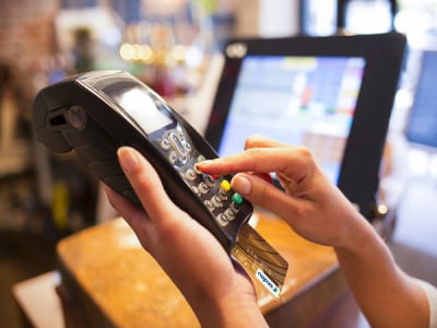 Địa chỉ rút tiền mặt thẻ tín dụng uy tín nhất tại TPHCM
